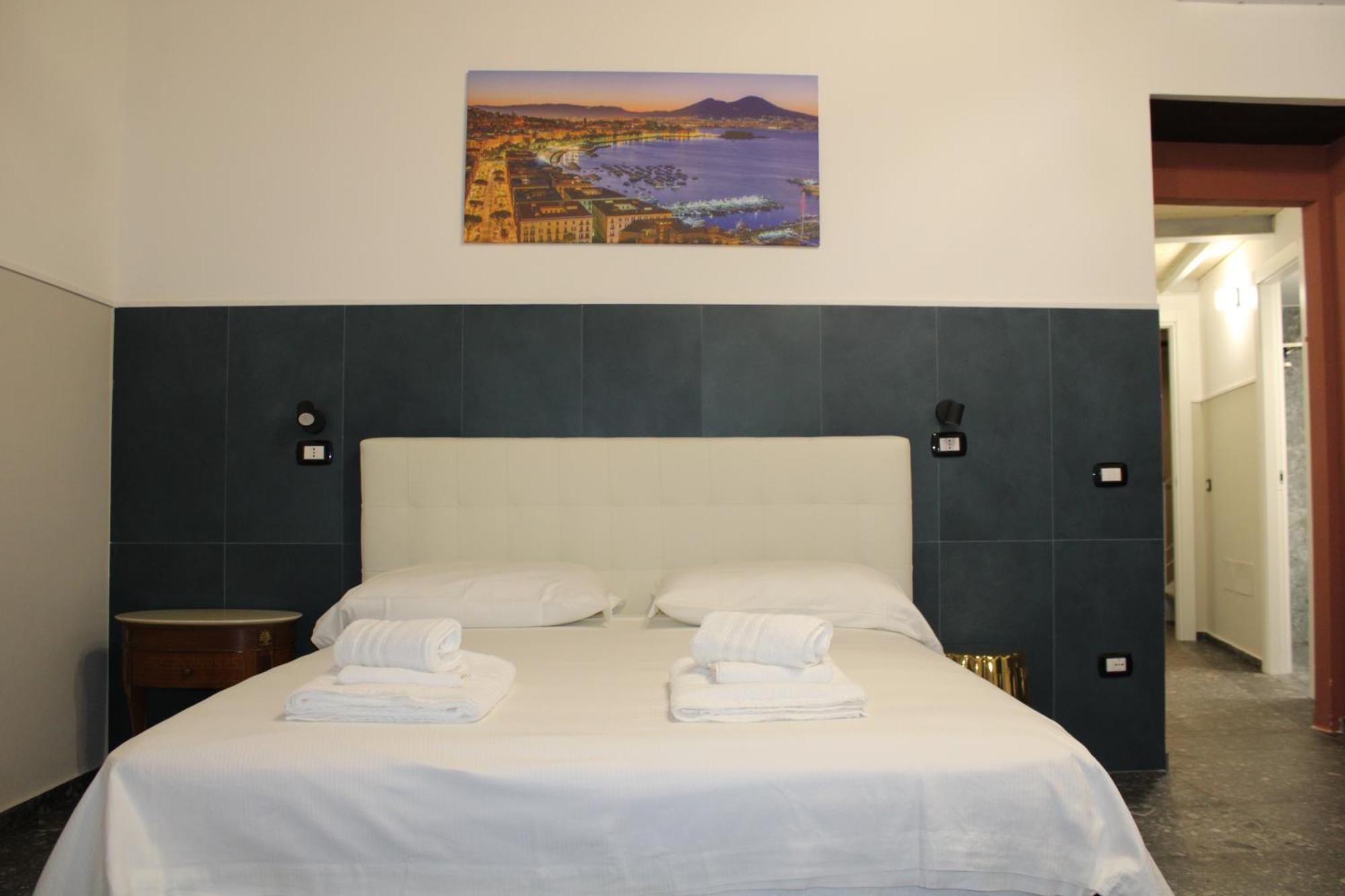 La Suite Del Centro Storico Napoli Bagian luar foto
