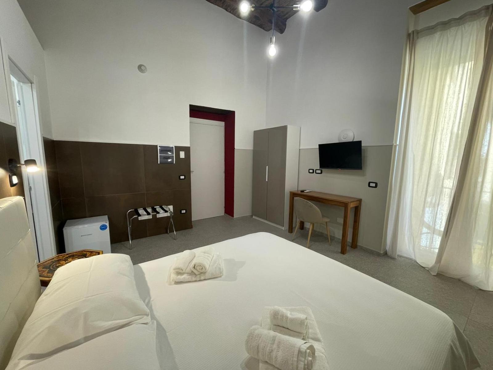 La Suite Del Centro Storico Napoli Bagian luar foto