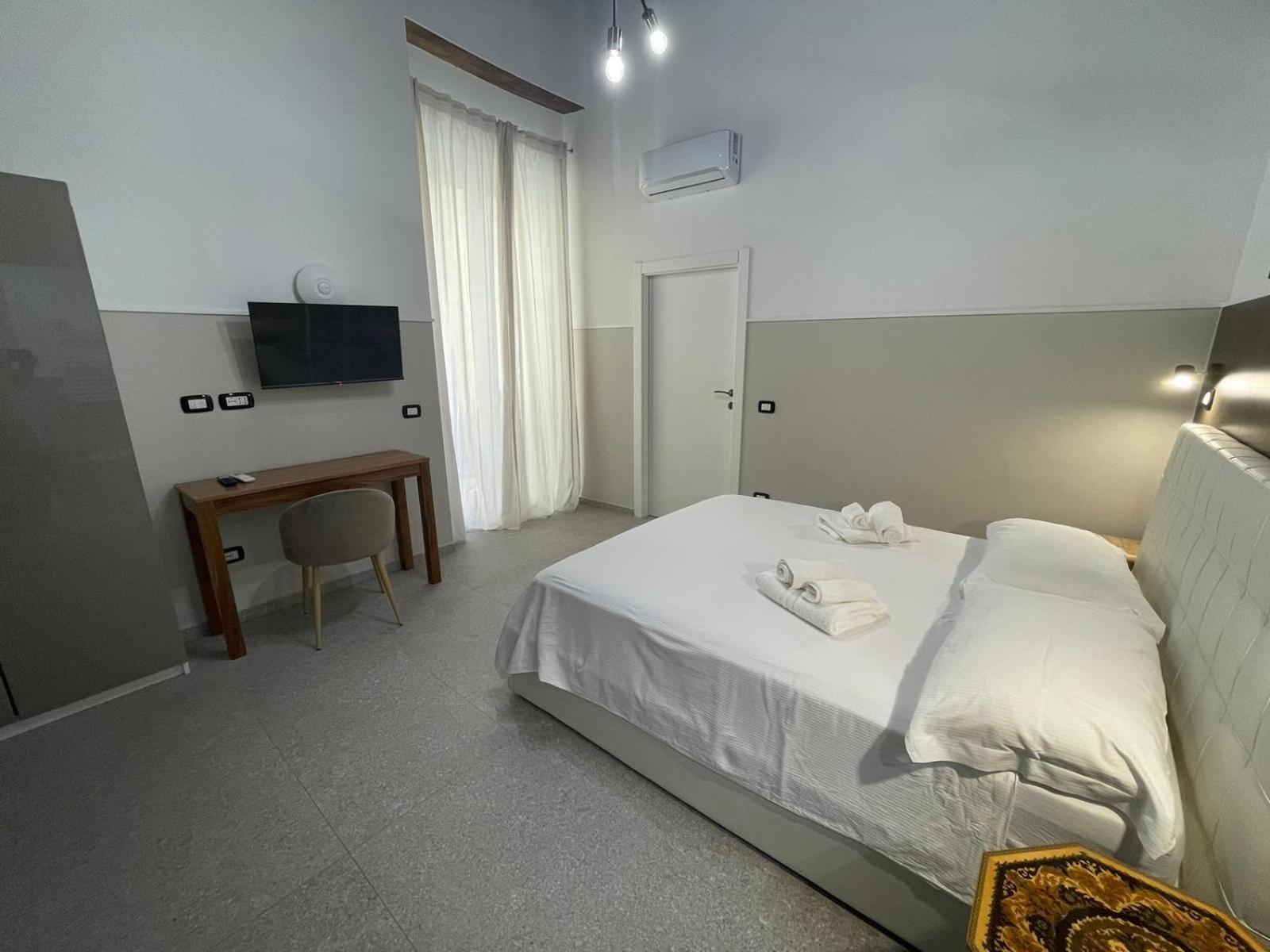 La Suite Del Centro Storico Napoli Bagian luar foto